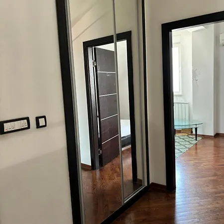 Trio Apartment *