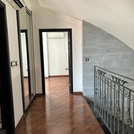 Trio Apartment
